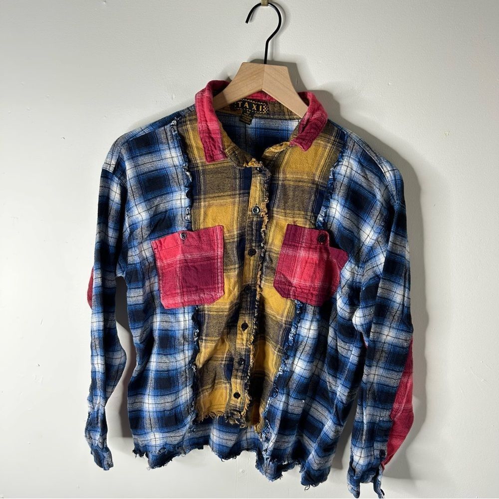 Plaid Cotton Button-Up Shirt with Frayed Hem Taxi size Medium